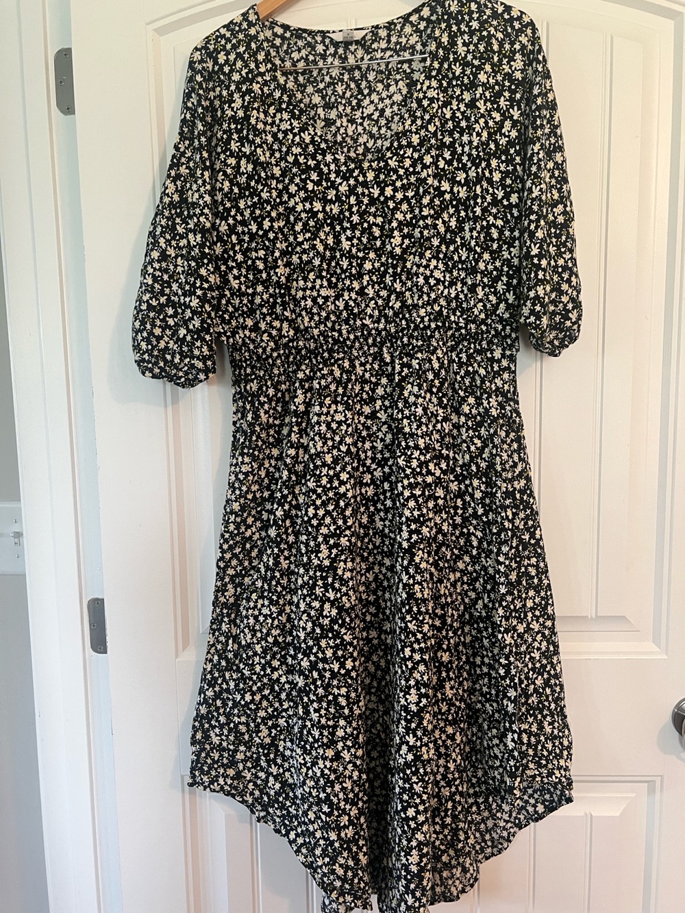 Time and Tru daisy ditsy floral Handkerchief Hem midi dress